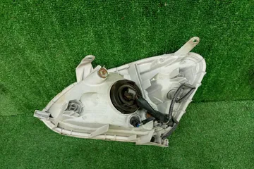 ФАРА НА TOYOTA PLATZ NCP12