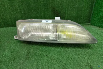 ФАРА НА TOYOTA CARINA ED ST202