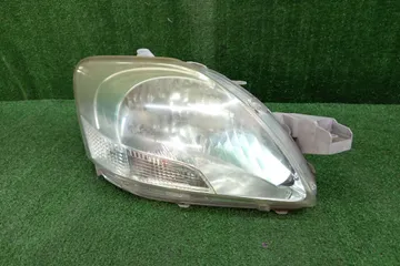 ФАРА НА TOYOTA BELTA SCP92