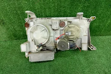 ФАРА НА TOYOTA CROWN GS151