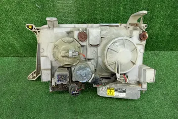 ФАРА НА TOYOTA CROWN GS151