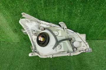 ФАРА НА TOYOTA PREMIO NZT240