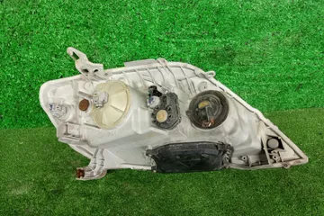 ФАРА НА TOYOTA COROLLA NZE121