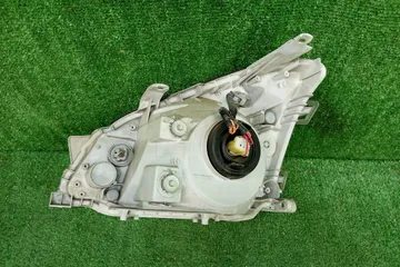 ФАРА НА TOYOTA PREMIO NZT240