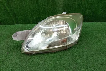 ФАРА НА TOYOTA BELTA SCP92