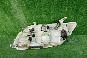ФАРА НА TOYOTA COROLLA  AXIO NZE141