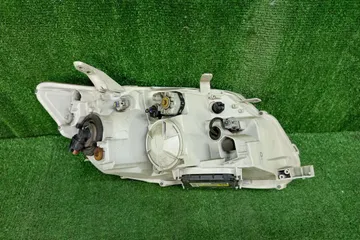 ФАРА НА TOYOTA COROLLA  AXIO NZE141