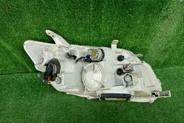 ФАРА НА TOYOTA COROLLA  AXIO NZE141