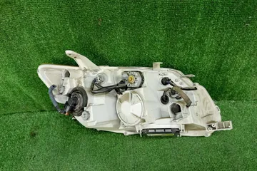 ФАРА НА TOYOTA COROLLA  AXIO NZE141