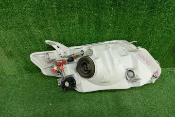 ФАРА НА TOYOTA COROLLA  AXIO NZE141