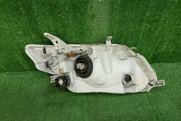 ФАРА НА TOYOTA COROLLA  AXIO NZE141