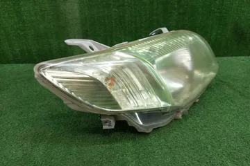 ФАРА НА TOYOTA COROLLA  AXIO NZE141