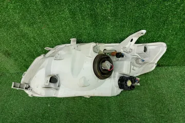 ФАРА НА TOYOTA COROLLA  AXIO NZE141