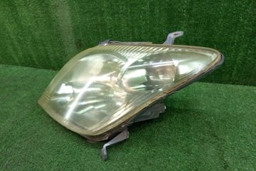 ФАРА НА TOYOTA IST NCP60