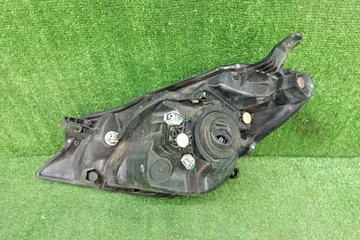 ФАРА НА TOYOTA VITZ NCP131