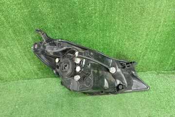 ФАРА НА TOYOTA VITZ NCP131