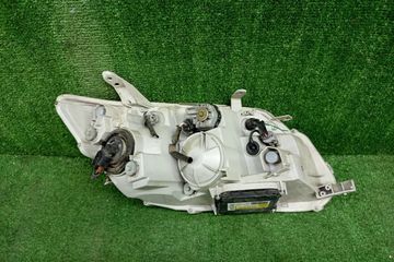 ФАРА НА TOYOTA COROLLA  AXIO NZE141
