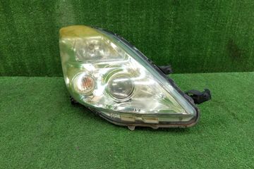 ФАРА НА TOYOTA ISIS ANM10G