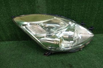 ФАРА НА TOYOTA ISIS ANM10G