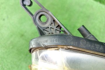 ФАРА НА TOYOTA ISIS ANM10G