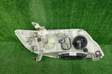 ФАРА НА TOYOTA COROLLA NZE121