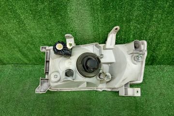 ФАРА НА TOYOTA SUCCEED NCP51V