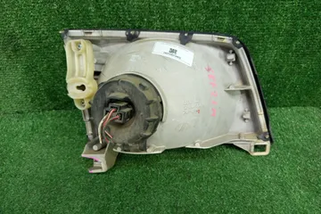 ФАРА НА MAZDA BONGO SK22V
