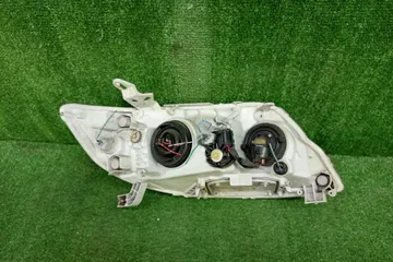 ФАРА НА TOYOTA COROLLA NZE121