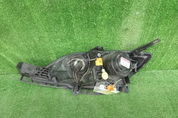 ФАРА НА MAZDA AXELA BK5P