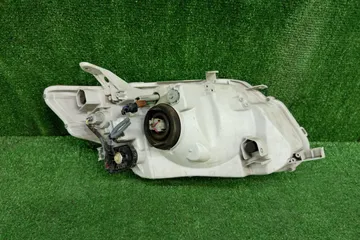 ФАРА НА TOYOTA COROLLA  AXIO NZE141
