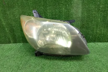 ФАРА НА TOYOTA VOLTZ ZZE136