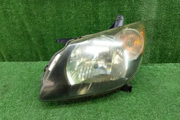 ФАРА НА TOYOTA VOLTZ ZZE136