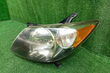 ФАРА НА TOYOTA VOLTZ ZZE136