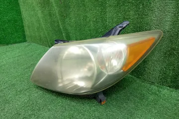 ФАРА НА TOYOTA VOLTZ ZZE136