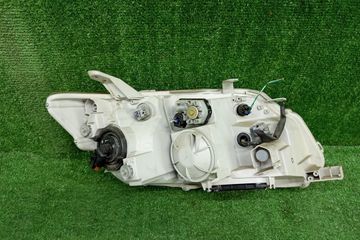 ФАРА НА TOYOTA COROLLA  AXIO NZE141