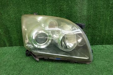 ФАРА НА TOYOTA AVENSIS AZT251