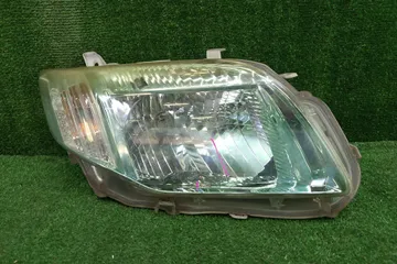 ФАРА НА TOYOTA COROLLA  AXIO NZE141
