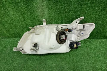 ФАРА НА TOYOTA COROLLA  AXIO NZE141