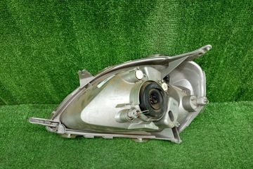 ФАРА НА TOYOTA VITZ NCP10