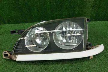 ФАРА НА TOYOTA CALDINA ST210G