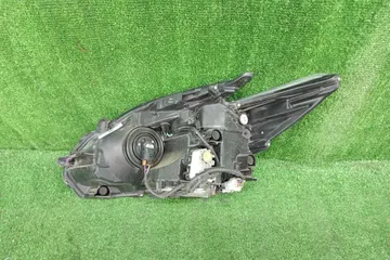 ФАРА НА TOYOTA PRIUS ZVW30