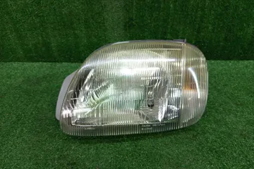 ФАРА НА NISSAN MARCH K11