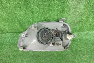 ФАРА НА NISSAN MARCH K11