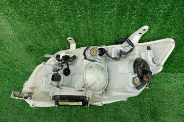ФАРА НА TOYOTA COROLLA  AXIO NZE141