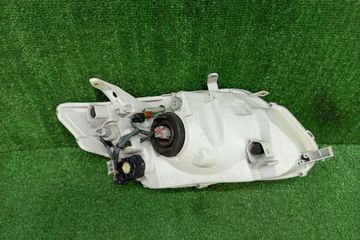 ФАРА НА TOYOTA COROLLA  AXIO NZE141