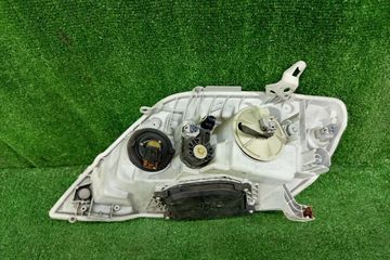 ФАРА НА TOYOTA COROLLA NZE121