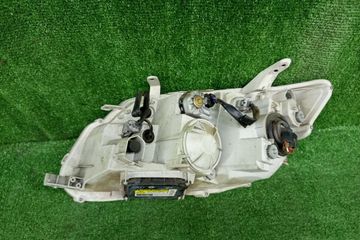 ФАРА НА TOYOTA COROLLA  AXIO NZE141