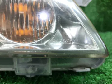 ФАРА НА MAZDA PREMACY CP8W