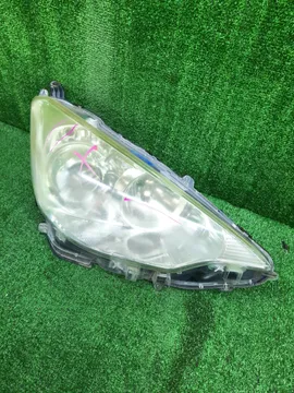 ФАРА НА TOYOTA AQUA NHP10