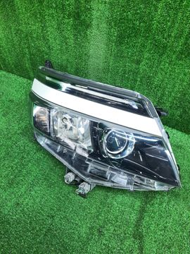 ФАРА НА TOYOTA VOXY ZRR80G